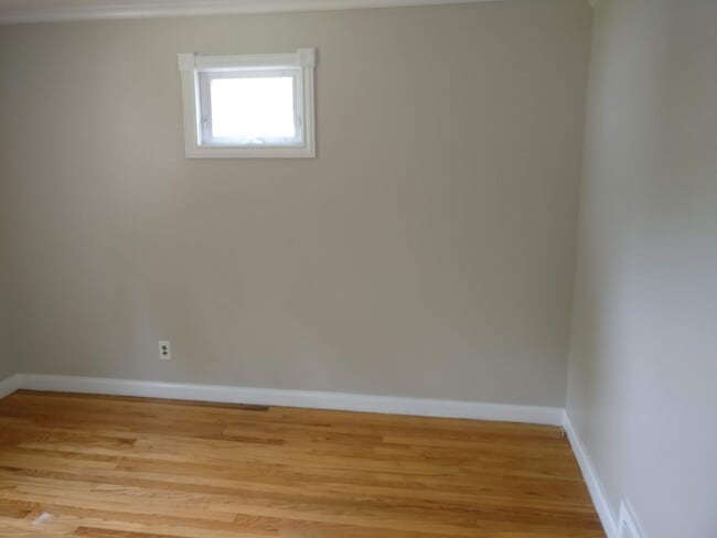 Building Photo - 4-Bedroom Home for Rent Summer 2026