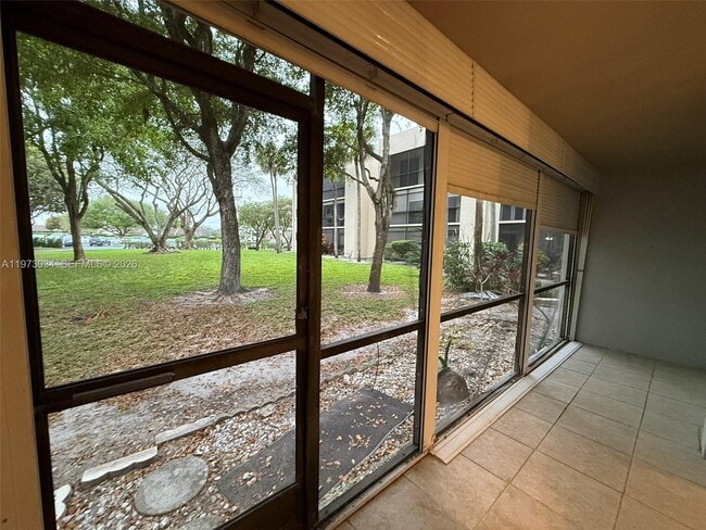 Building Photo - 5220 Las Verdes Cir