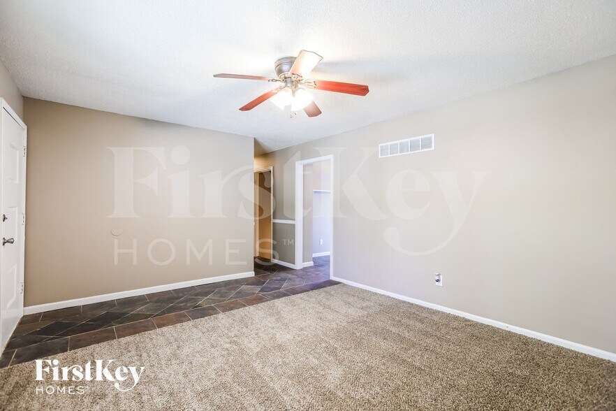 Building Photo - 1909 SW Keystone Dr