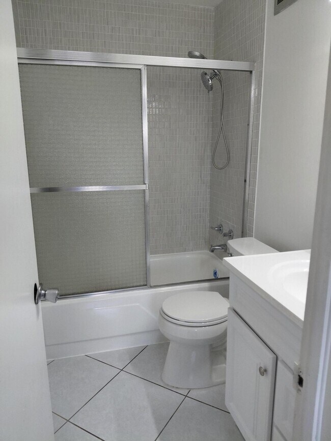 Building Photo - 5300 Washington St