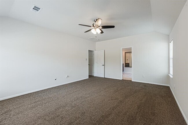 Building Photo - 17106 Summer Hollow Dr