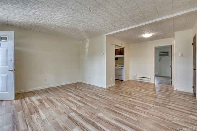 Building Photo - 1000 Ninth St