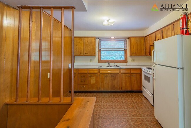 Building Photo - Houston St. 1725 -27