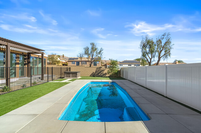 Building Photo - 13852 Scenic Crest Cir