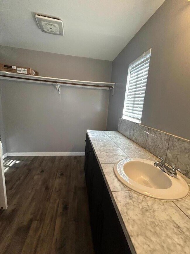 Building Photo - 196 Surf St