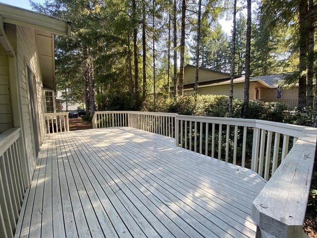 Building Photo - 501 E Michelle Dr