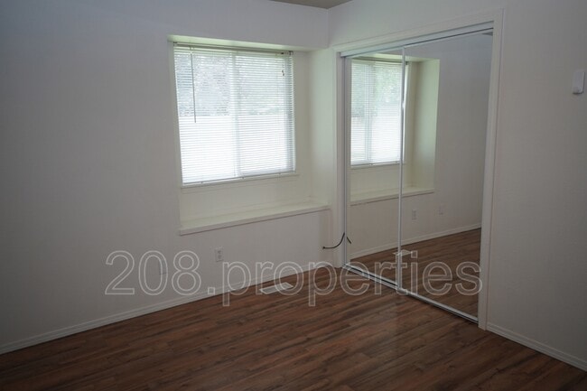 Building Photo - 46 3rd St