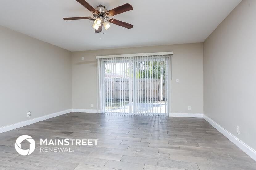 Building Photo - 421 SW 64th Terrace