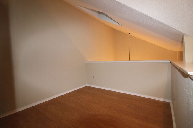 Building Photo - Alamo, Beautiful 1 bedroom 1 bath plus lof...