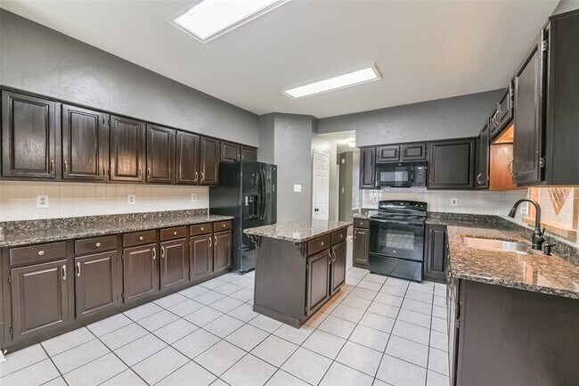 Building Photo - 2509 S Mission Cir