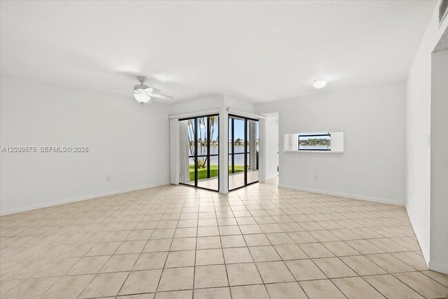 Building Photo - 999 Hamilton Dr
