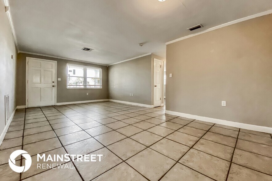 Building Photo - 3128 Brompton Dr