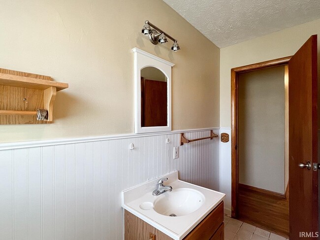 Building Photo - 4336 E 10th St