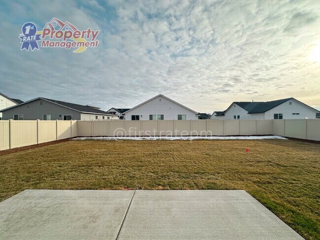 Building Photo - 709 W Smoky Quartz St