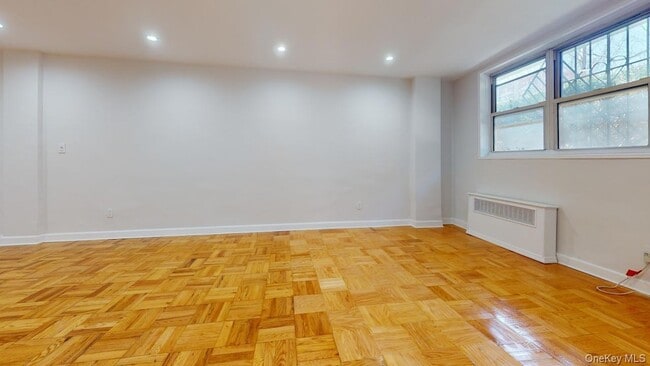 Building Photo - 66-15 Thornton Pl