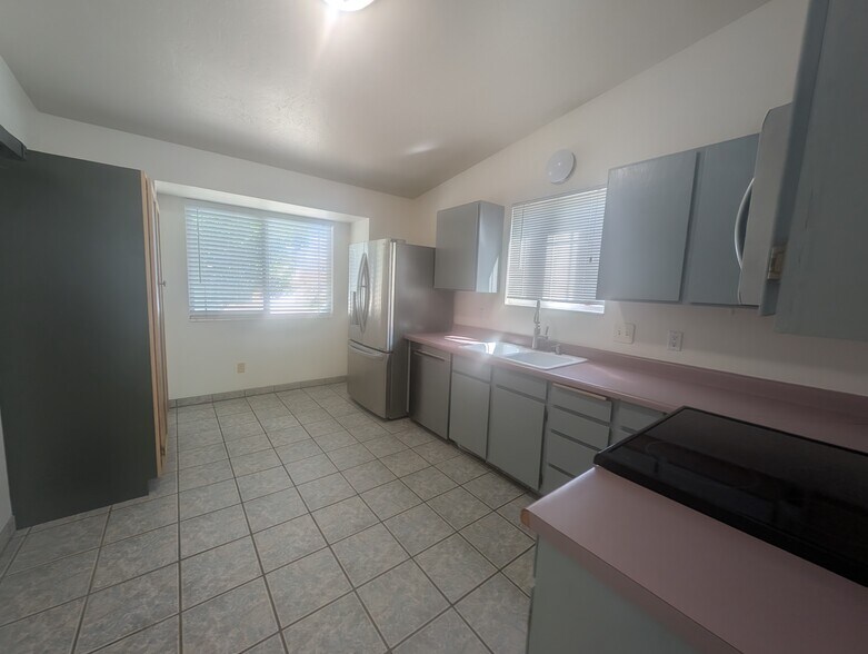 Building Photo - 5750 S Dynasty Oaks Cir