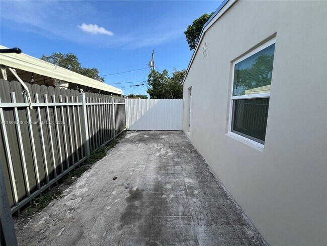 Building Photo - 3130 NW 160th St