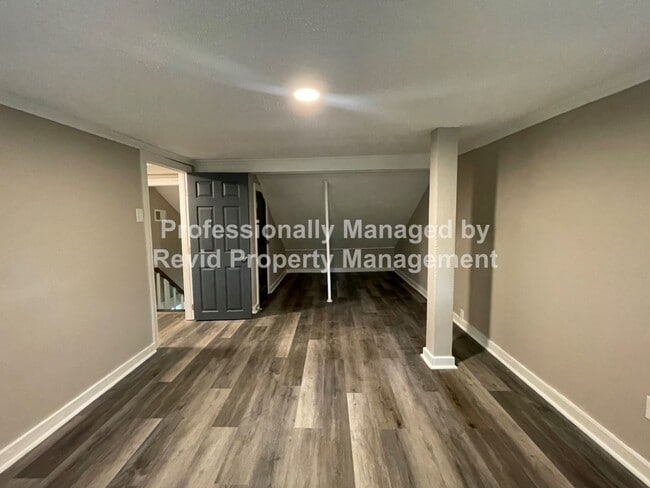 Building Photo - 1137 Catalina St