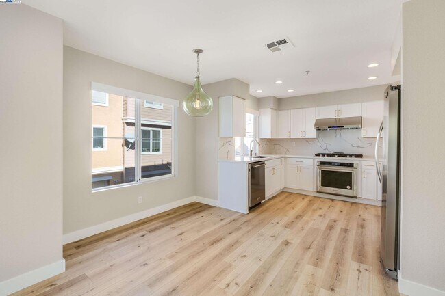 Building Photo - 4579 Mangrove Dr