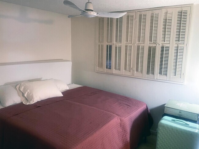 Building Photo - 9301 Lime Bay Blvd