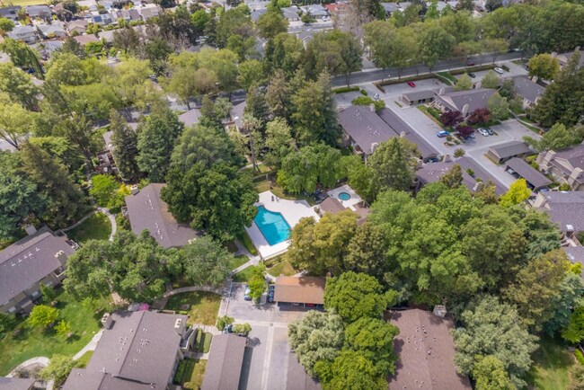 Building Photo - 5194 Makati Cir