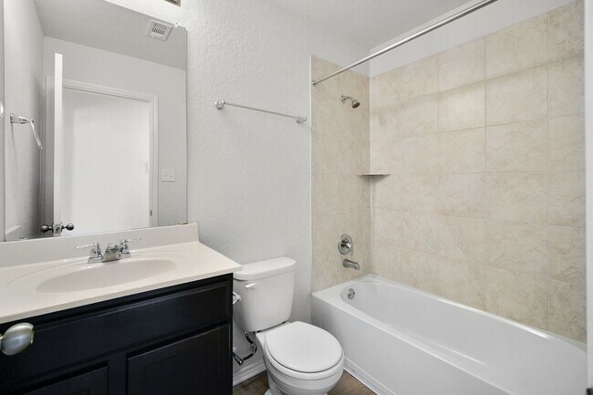 Building Photo - Beautiful 4-Bedroom Corner Lot Home with Open Floor Plan in Bulverde