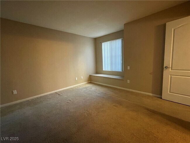 Building Photo - 9325 W Desert Inn Rd