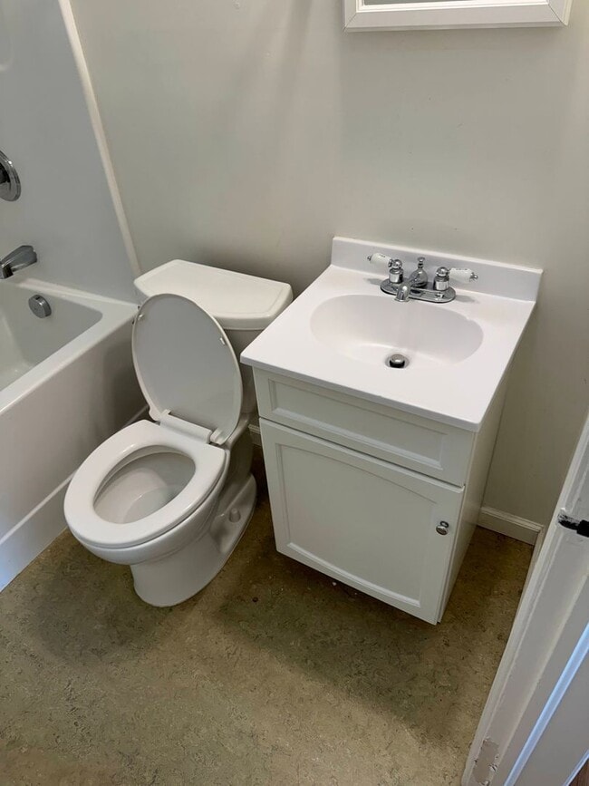 Building Photo - 1 Bedroom Duplex in Downtown Eugene