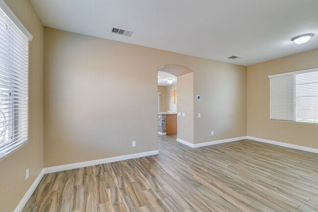 Building Photo - GORGEOUS 2 STORY HOME*4 BEDROOMS*TONS OF UPGRADES*STAINLESS STEEL APPLIANCES*