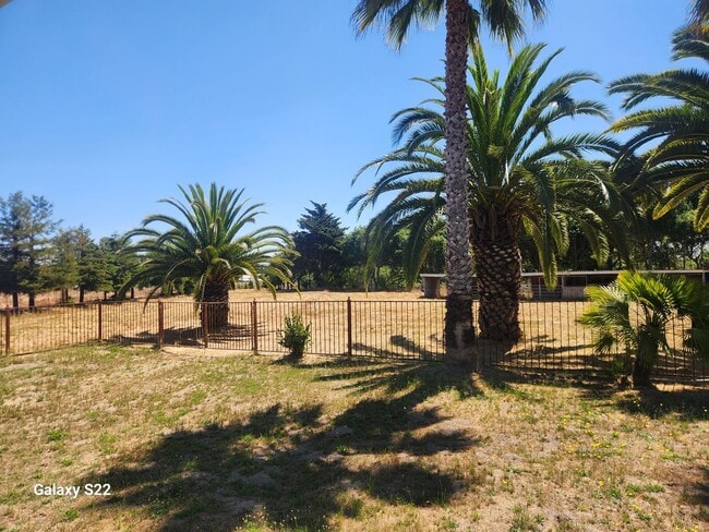 Building Photo - Must See, Incredible 3 bedroom, 2 bathroom...