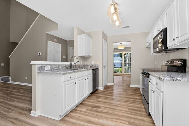 Building Photo - Beautiful 3BD/2.5BA Home in the Edinburgh Community of Ballantyne!