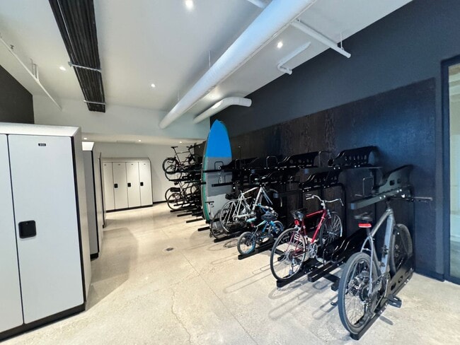 Building Photo - FURNISHED: UTILITIES PAID BY OWNER: (TWO MONTH MOVE-IN RATE OPTION) NWX tastefully furnished 1 be...