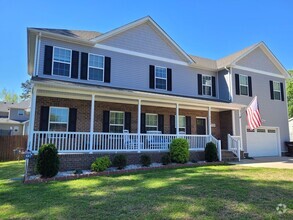 Building Photo - Beautiful & Spacious 4 bedroom, 2.5 bath h...