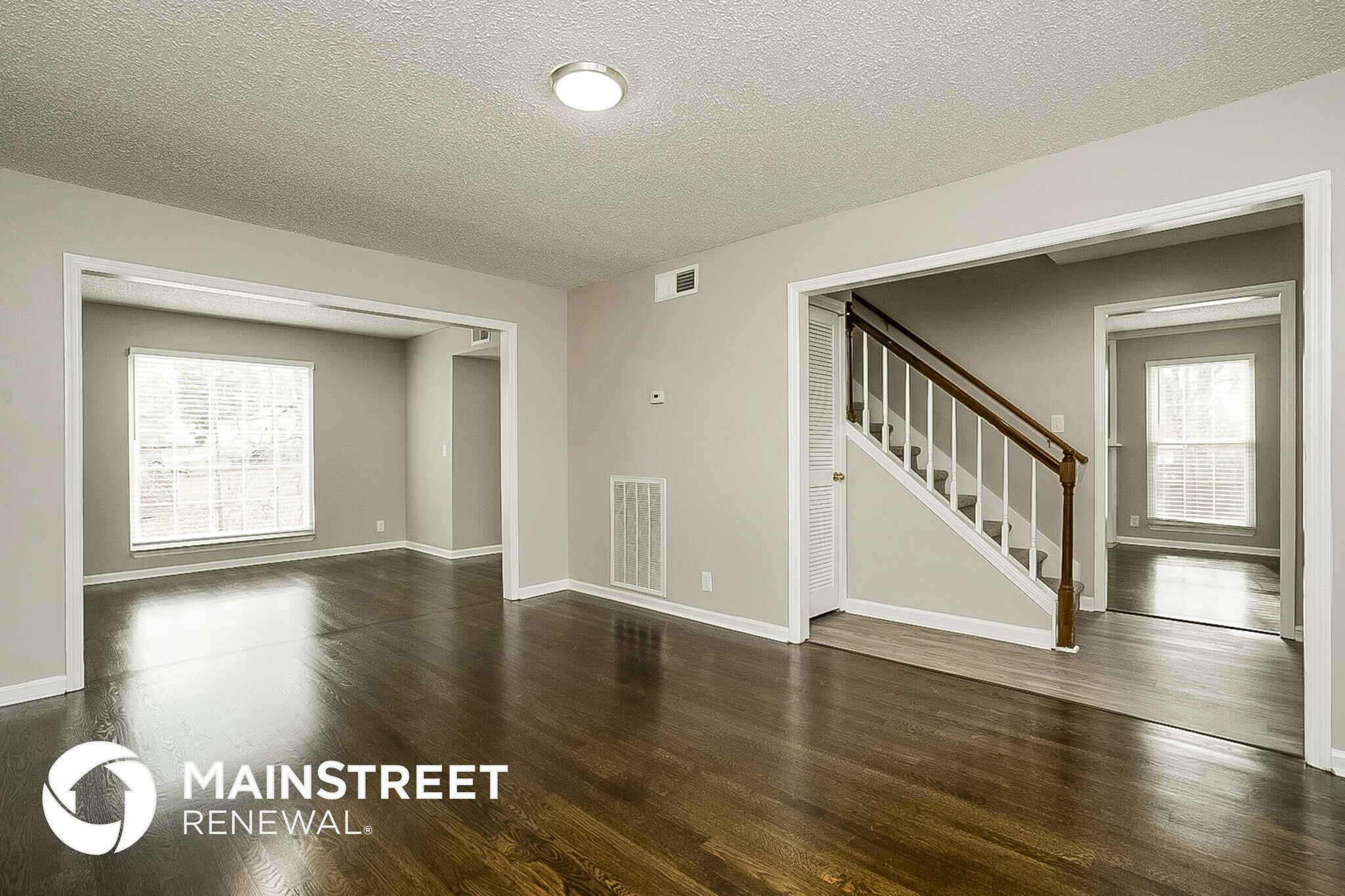 Building Photo - 1110 Cedarhill Ct