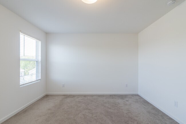 Building Photo - 15010 Scoter St