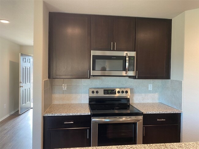 Building Photo - 802 Faison Ct