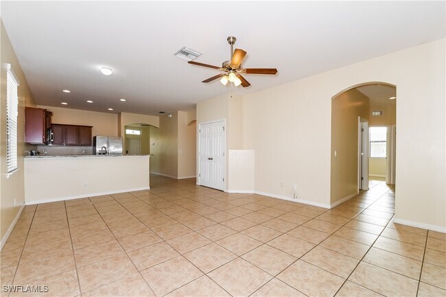 Building Photo - 502 SW 19th Ln