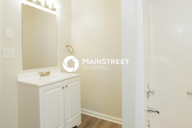 Building Photo - 5 Bedroom Pet-Friendly Home in Winston-Salem, NC with Main Street Renewal