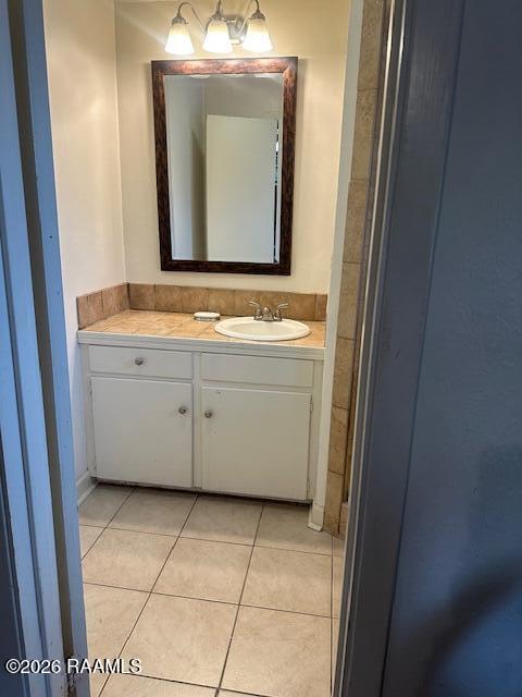 Building Photo - 305 Cambridge Dr