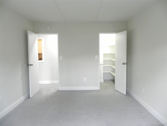 Building Photo - 1 Consulate Dr