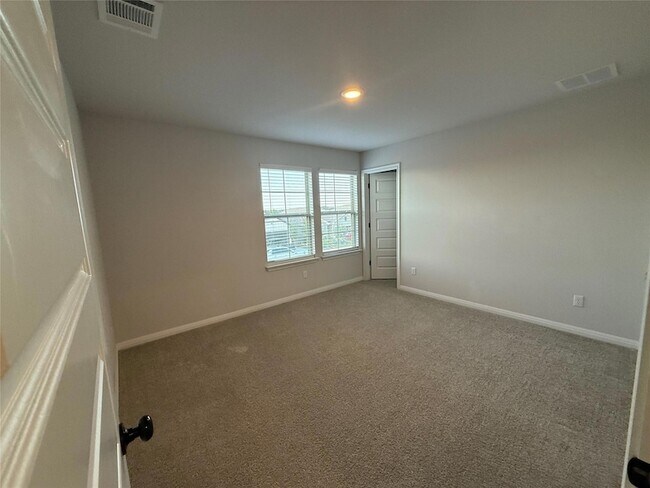 Building Photo - 139 Gullivers Dr