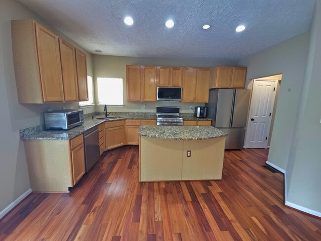 Building Photo - 1505 Avennel Way