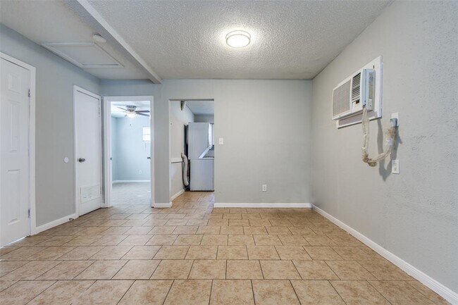 Building Photo - 4812 Cruse Rd