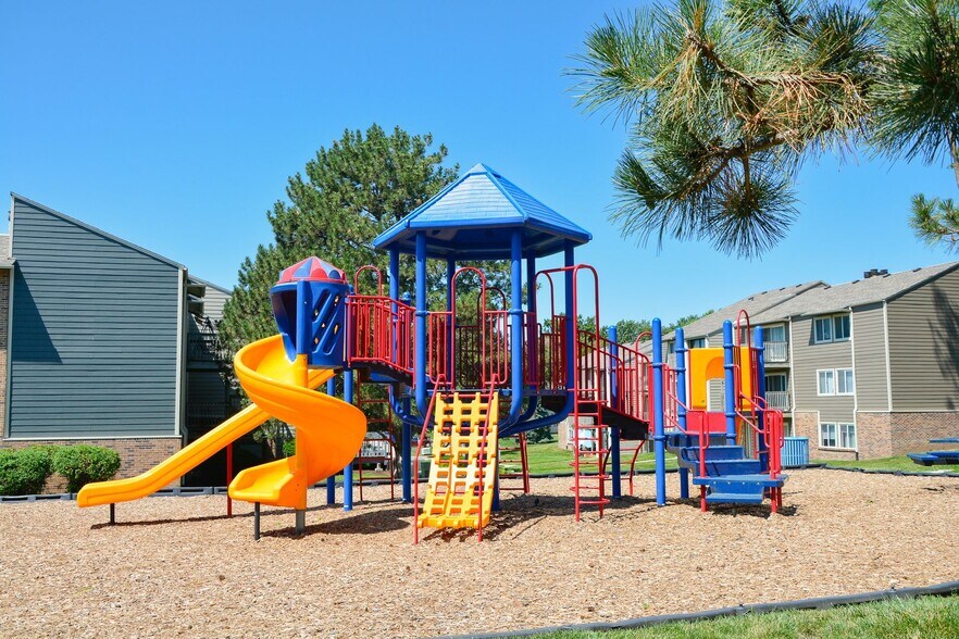 Interior Photo - Country Club Village