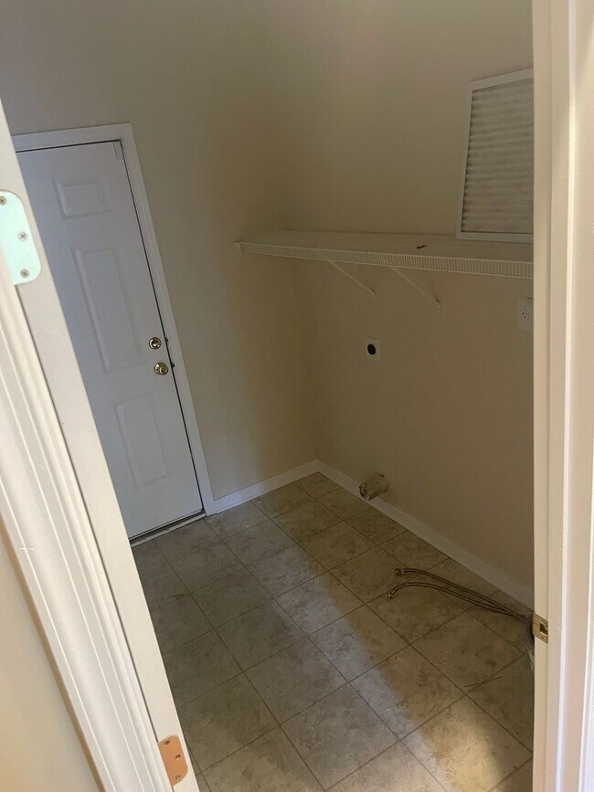 Building Photo - 13347 Chesapeake Pl