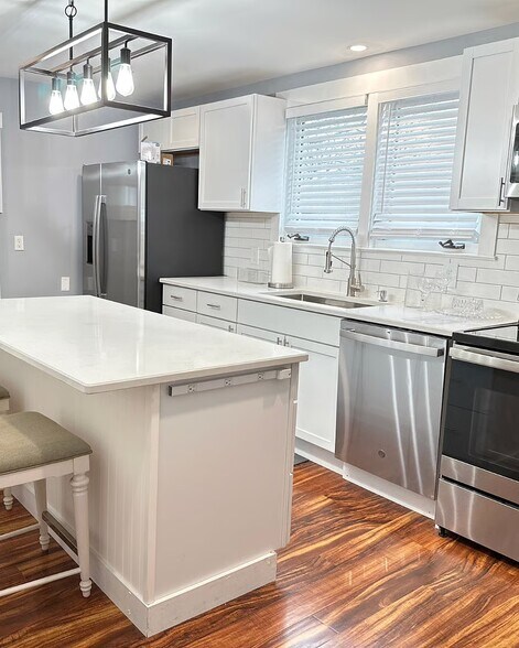 Building Photo - 22 Allessio St