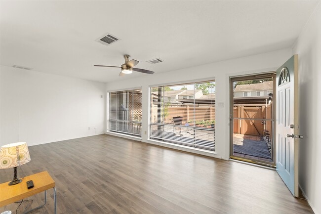 Building Photo - 2329 Briarwest Blvd