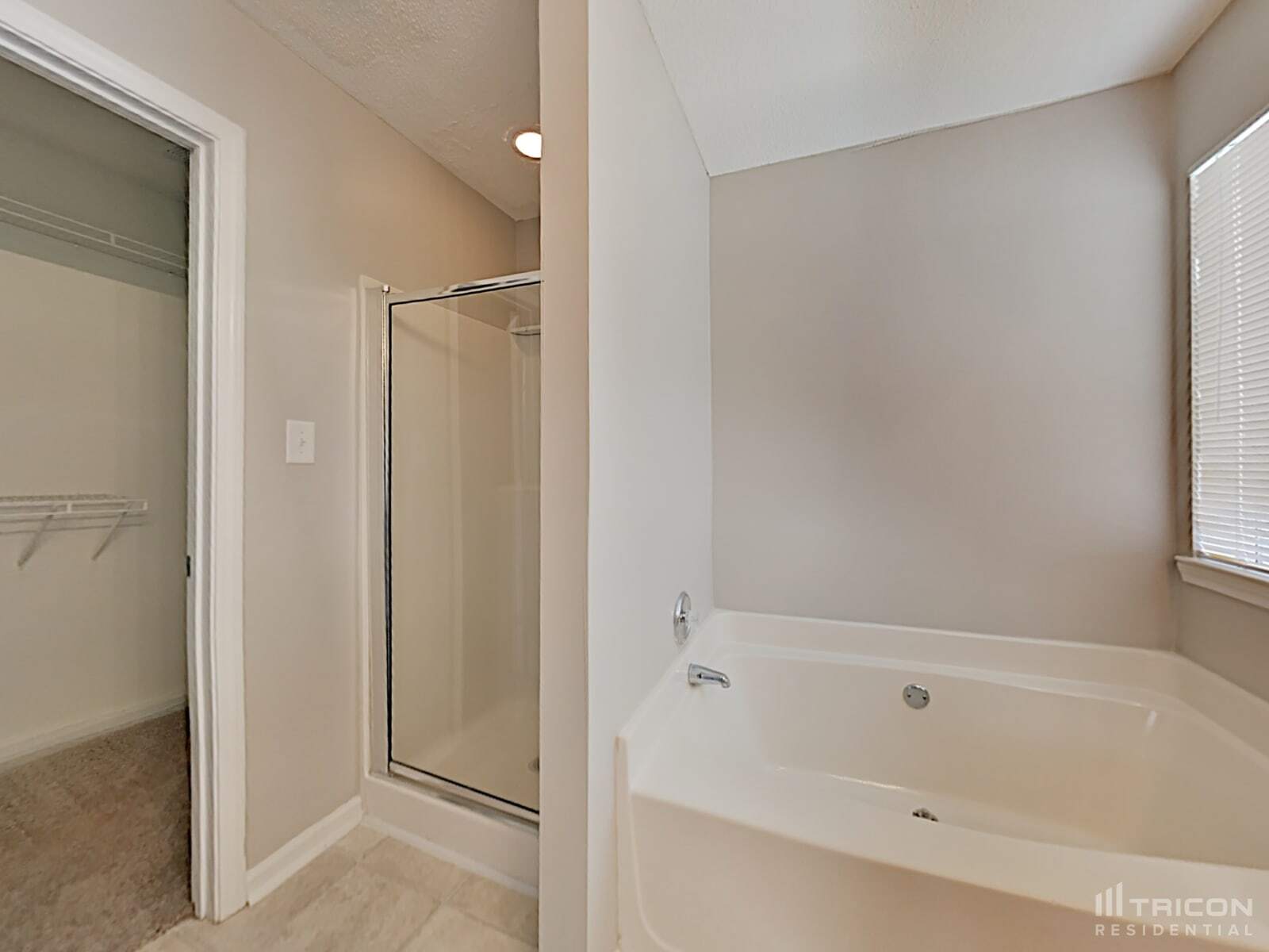 Building Photo - 105 River View Ct