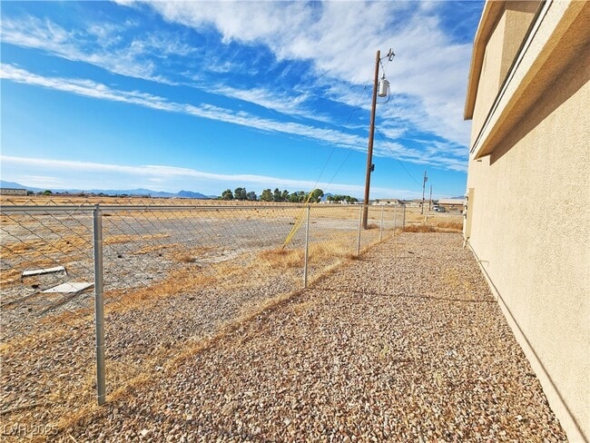 Building Photo - 200 S Mount Charleston Dr E