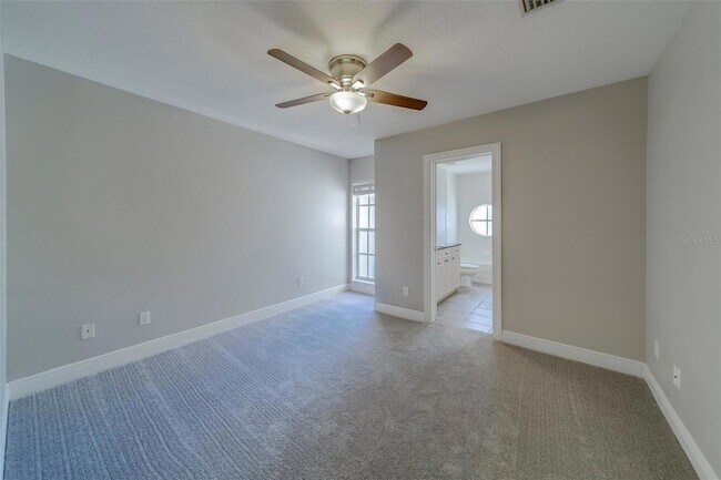 Building Photo - 270 Valencia Cir